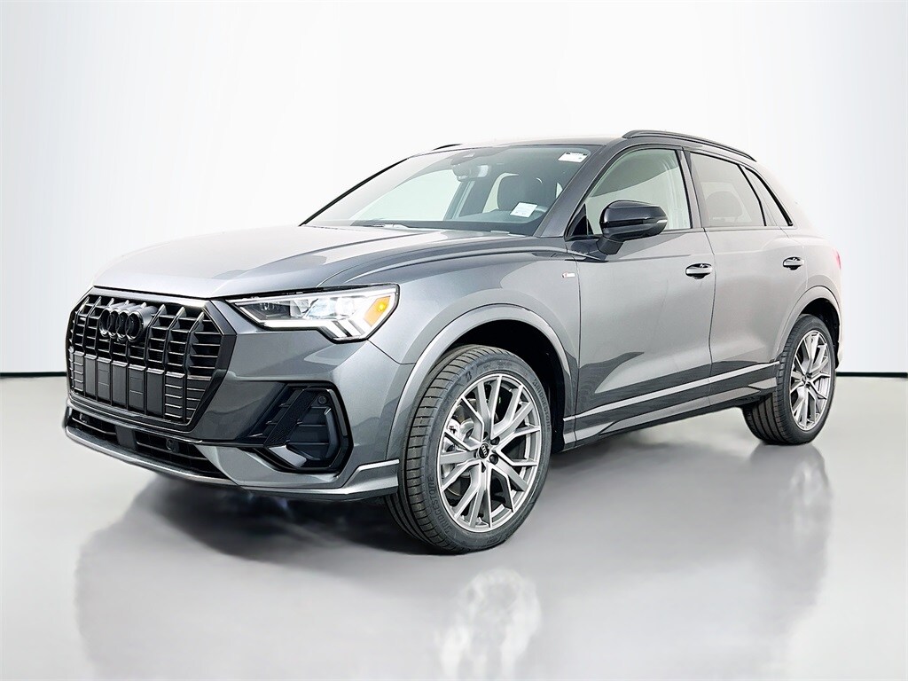 2025 Audi Q3 45 TFSI S line Premium Plus photo 3