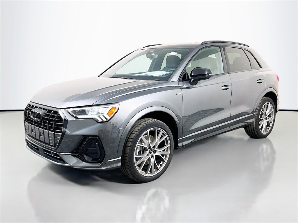 2025 Audi Q3 45 TFSI S line Premium Plus photo 3