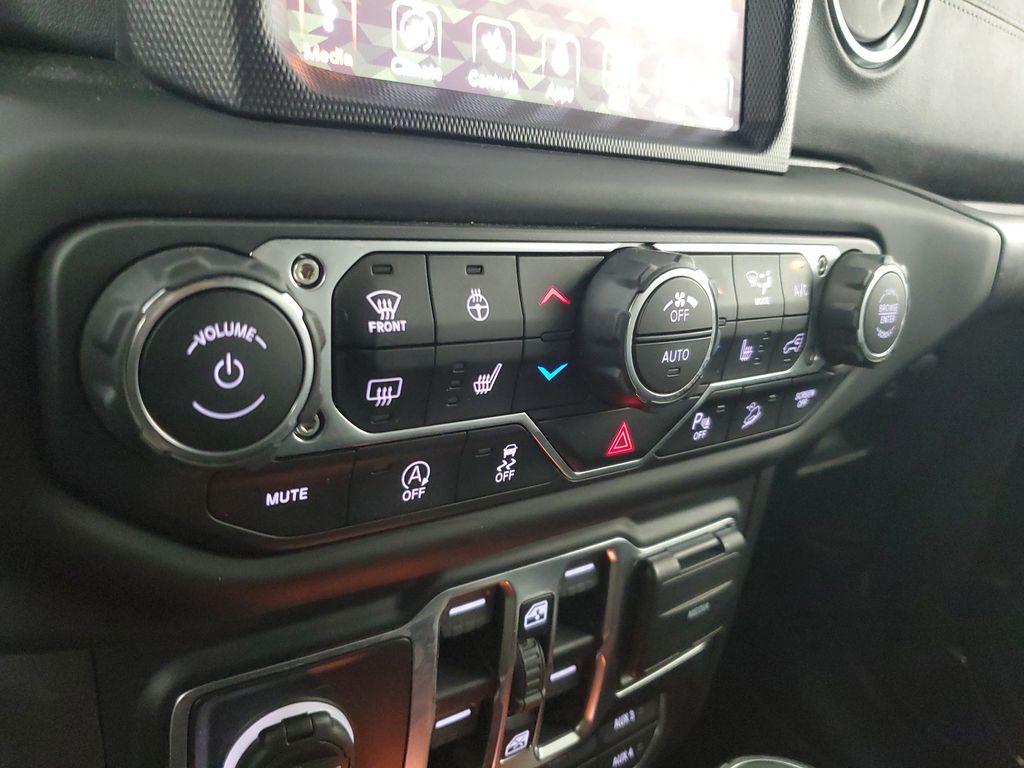 2020 Jeep Wrangler Unlimited Sahara - Photo 27