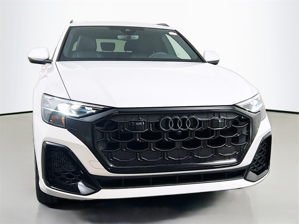 2026 Audi Q8 55 Premium Plus photo 2