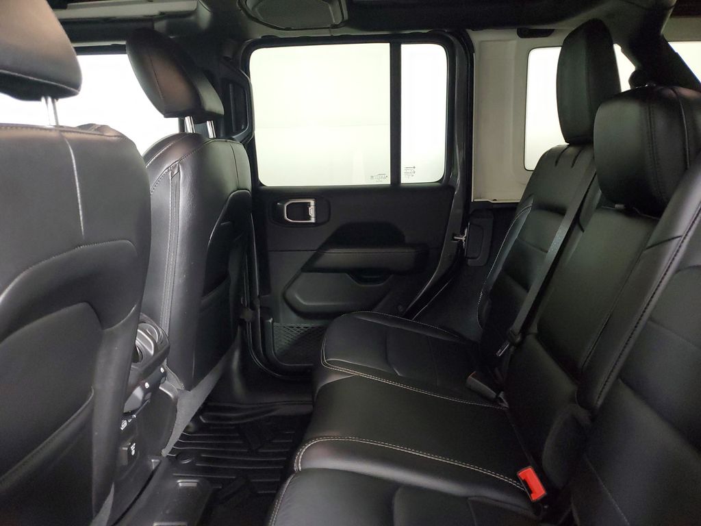 2020 Jeep Wrangler Unlimited Sahara - Photo 9