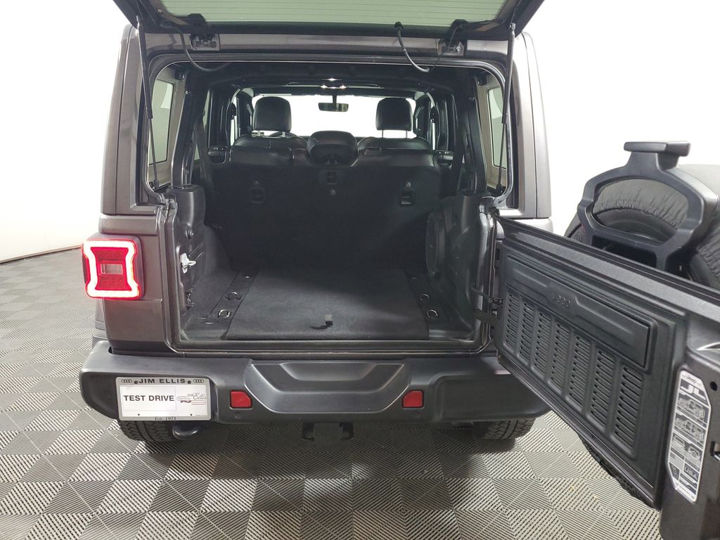 2020 Jeep Wrangler Unlimited Sahara - Photo 7