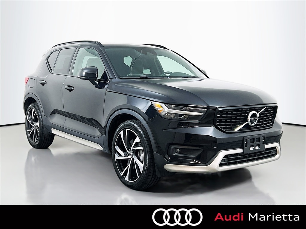 2022 Volvo XC40