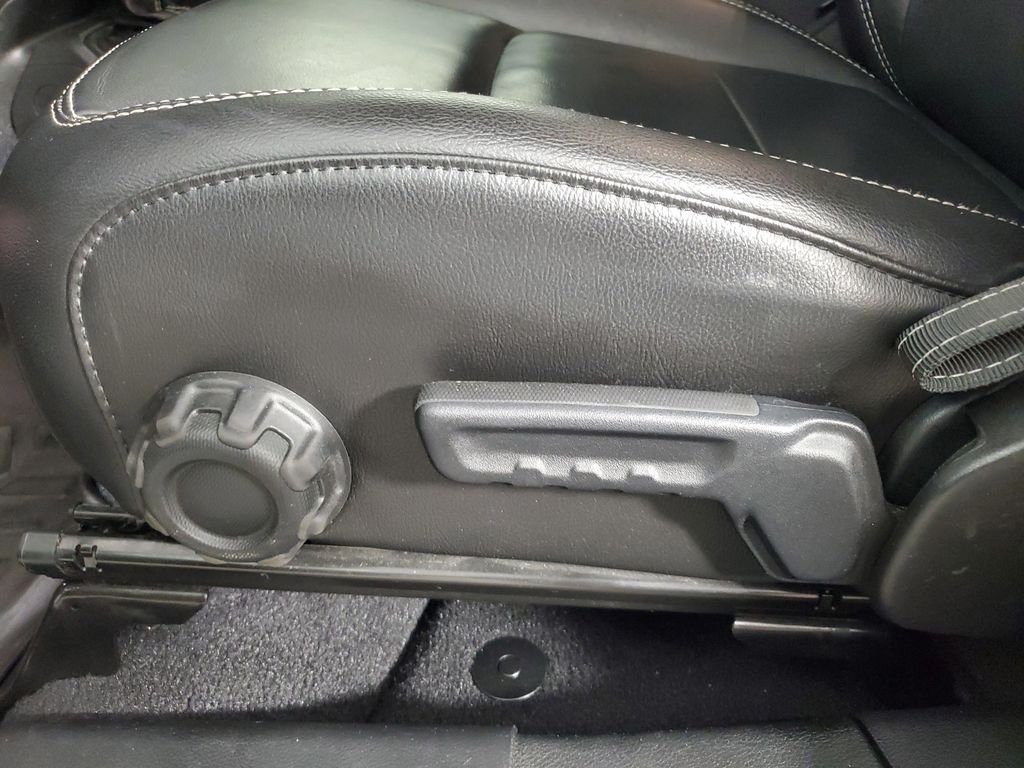 2020 Jeep Wrangler Unlimited Sahara - Photo 18