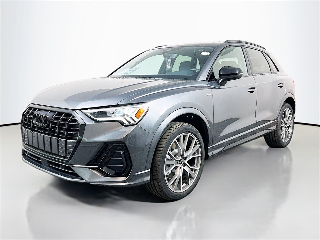 2025 Audi Q3 45 TFSI S line Premium Plus photo 3