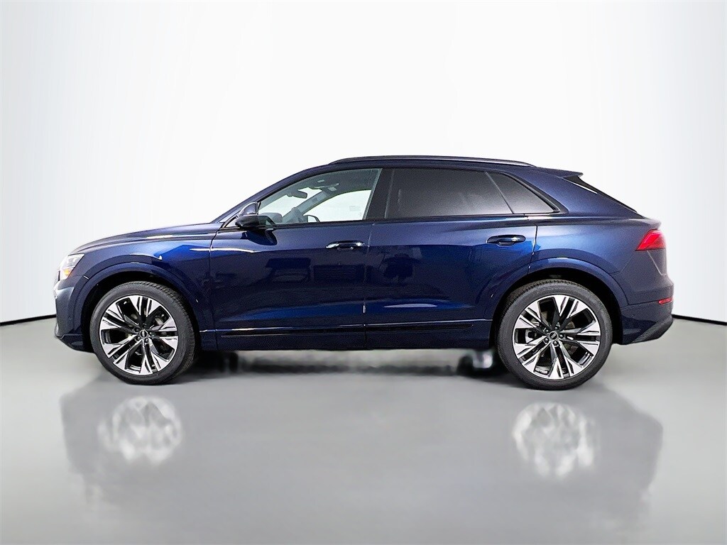 2025 Audi Q8 55 Premium Plus photo 3