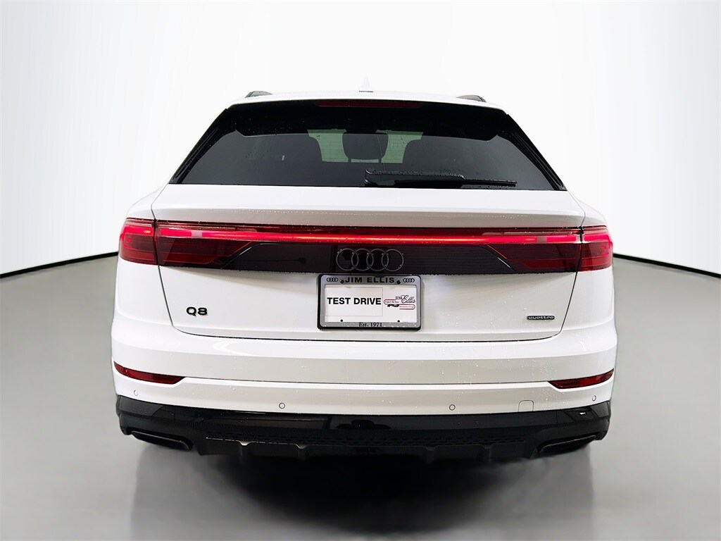 2025 Audi Q8 55 Premium Plus photo 4