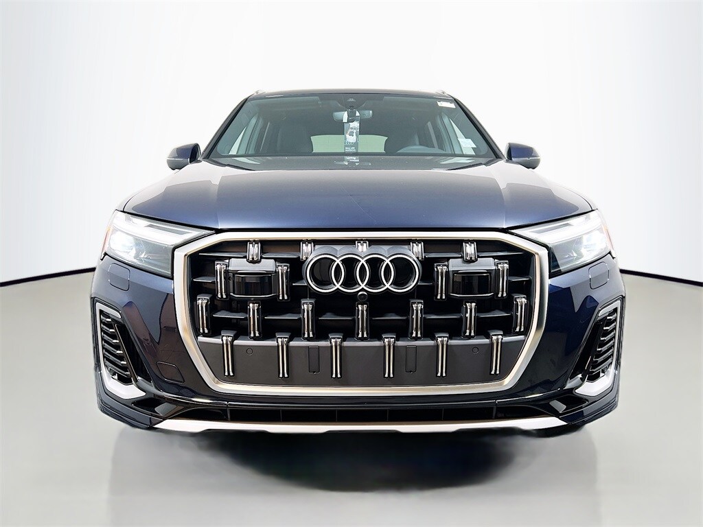 2025 Audi Q7 55 Premium Plus photo 2