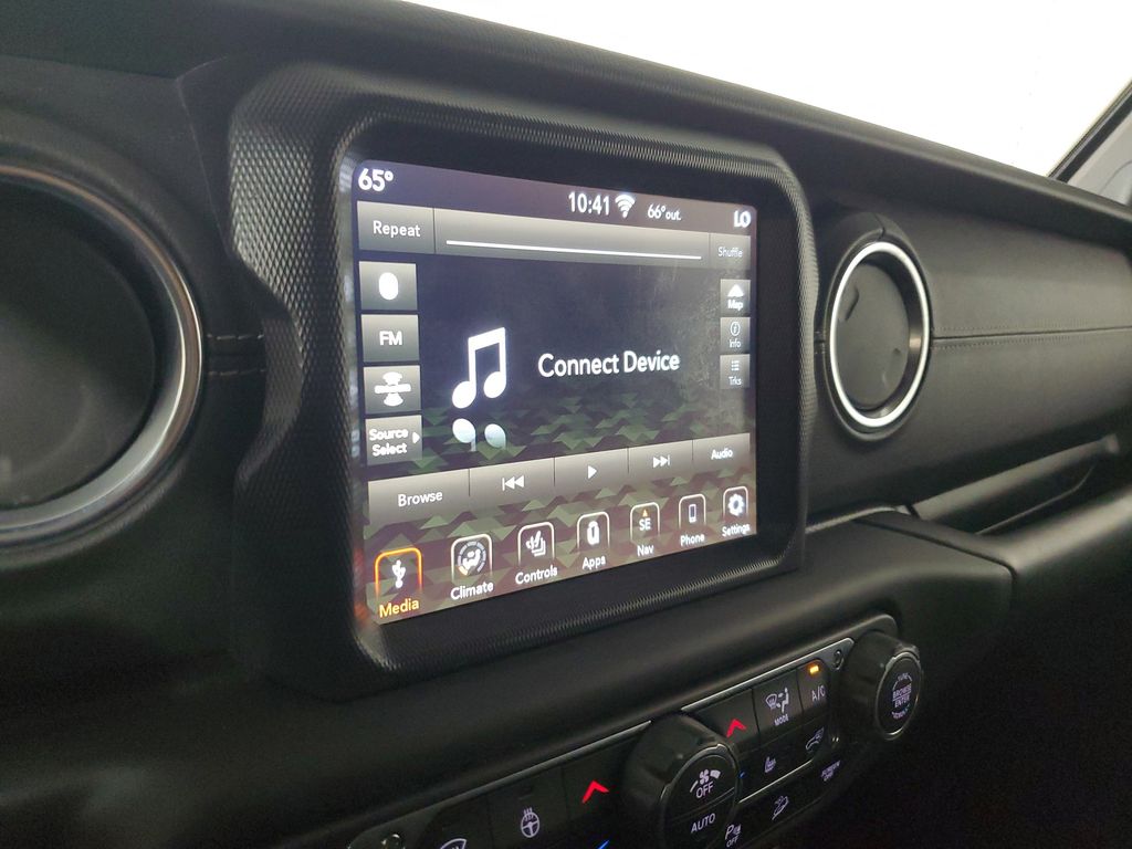 2020 Jeep Wrangler Unlimited Sahara - Photo 25