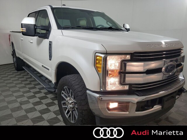 2017 Ford F-350SD Lariat Truck