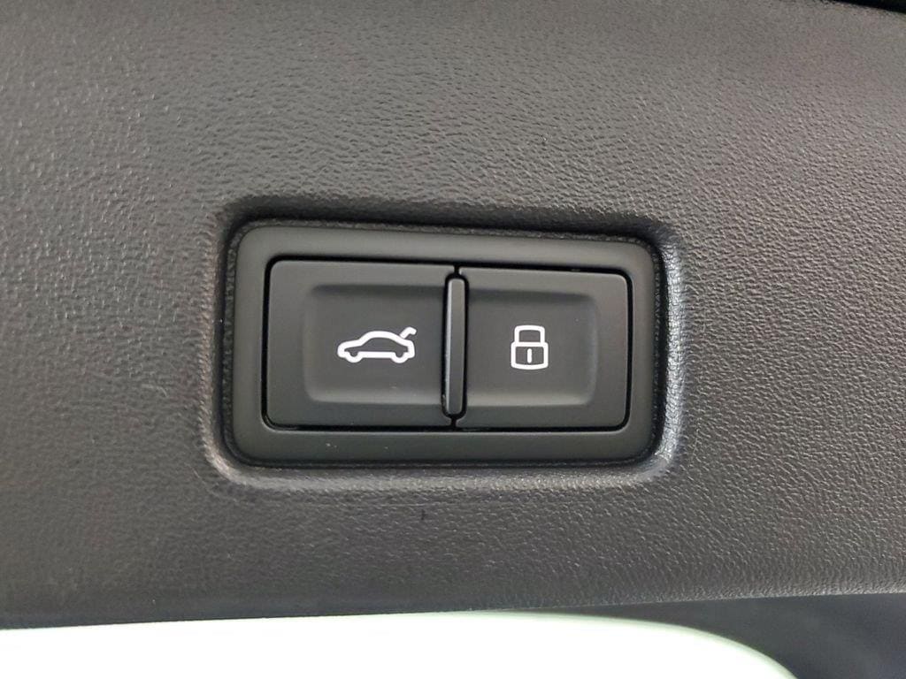 2023 Audi Q4 e-tron Premium Plus - Photo 8