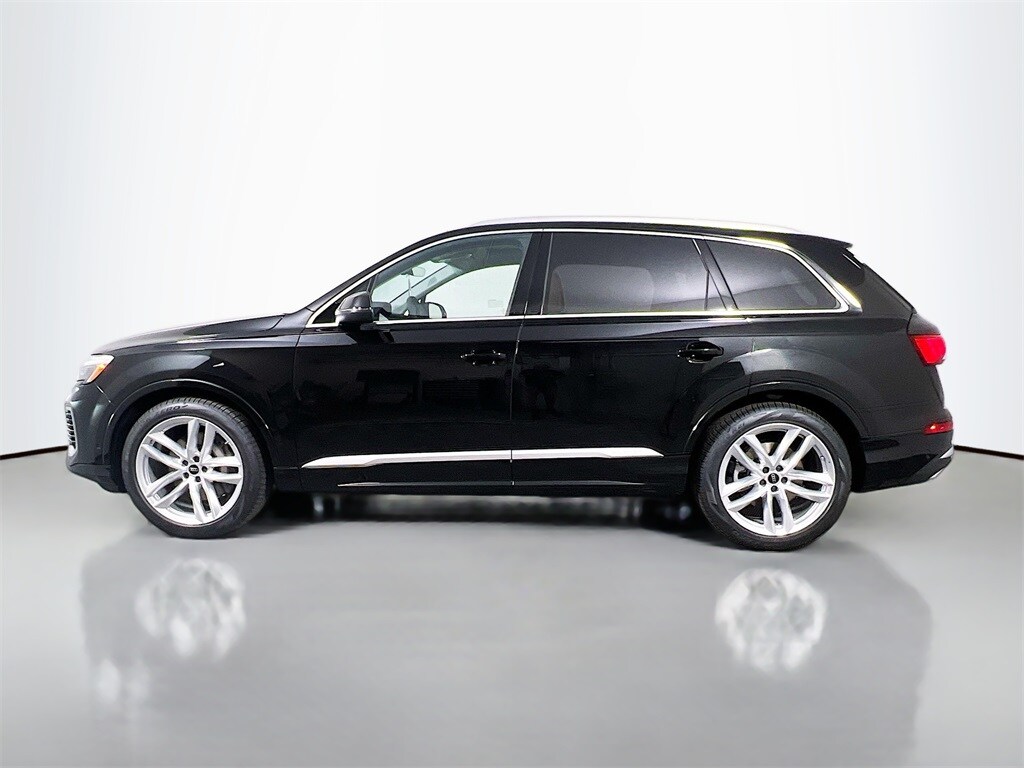 2025 Audi Q7 55 Premium Plus photo 4
