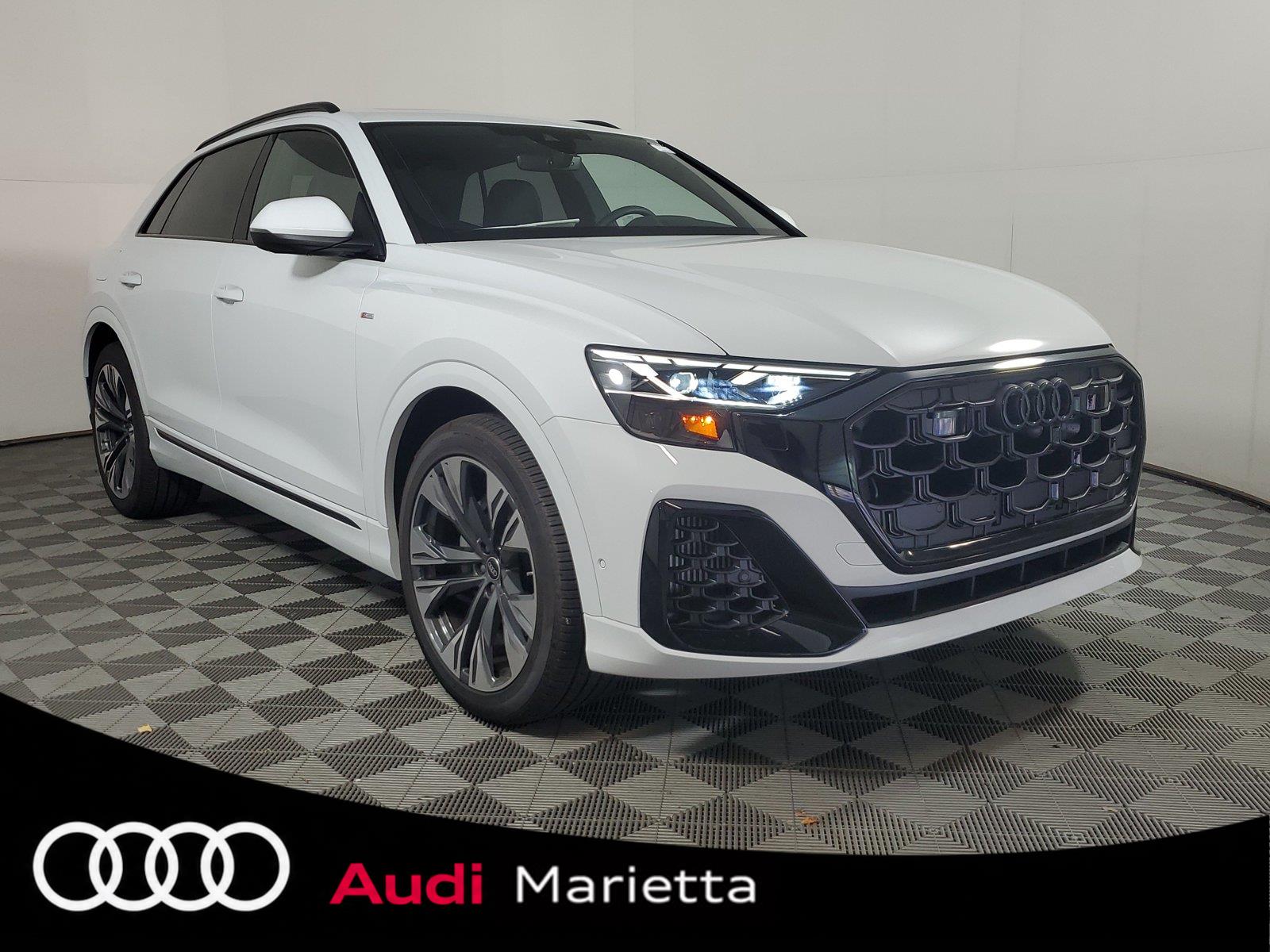 New 2026 Audi Q8 UT