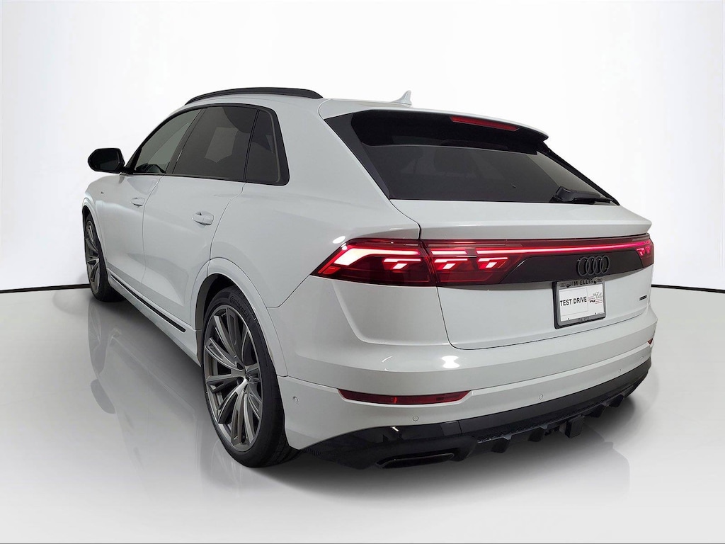 New 2026 Audi Q8 SUV