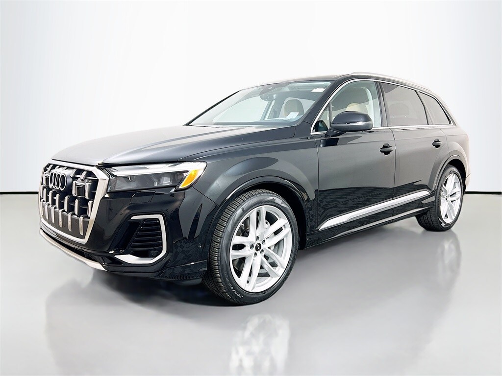 2025 Audi Q7 55 Premium Plus photo 2