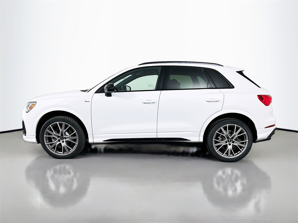 2025 Audi Q3 45 TFSI S line Premium Plus photo 4