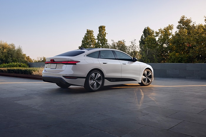 MY25%20-%20A6%20Sportback%20e-tron%20-%20Exterior%20-%20Rear%20-%20Sm.jpg