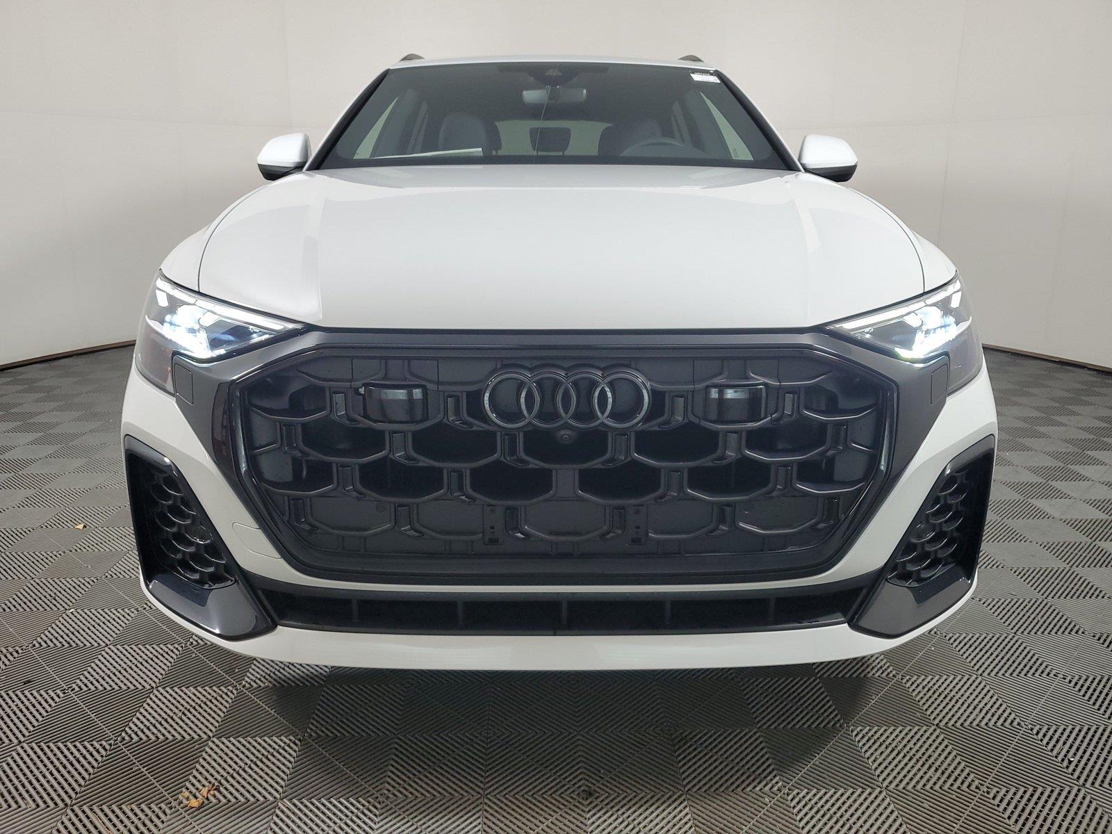 New 2026 Audi Q8 UT
