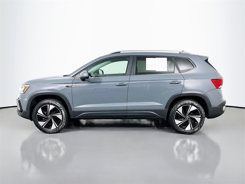 2024 Volkswagen Taos SE photo 4