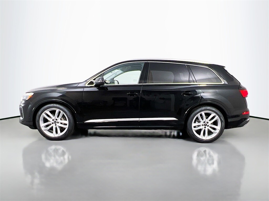 2025 Audi Q7 55 Premium Plus photo 3