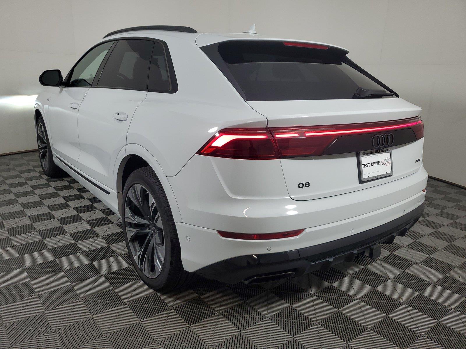 New 2026 Audi Q8 UT