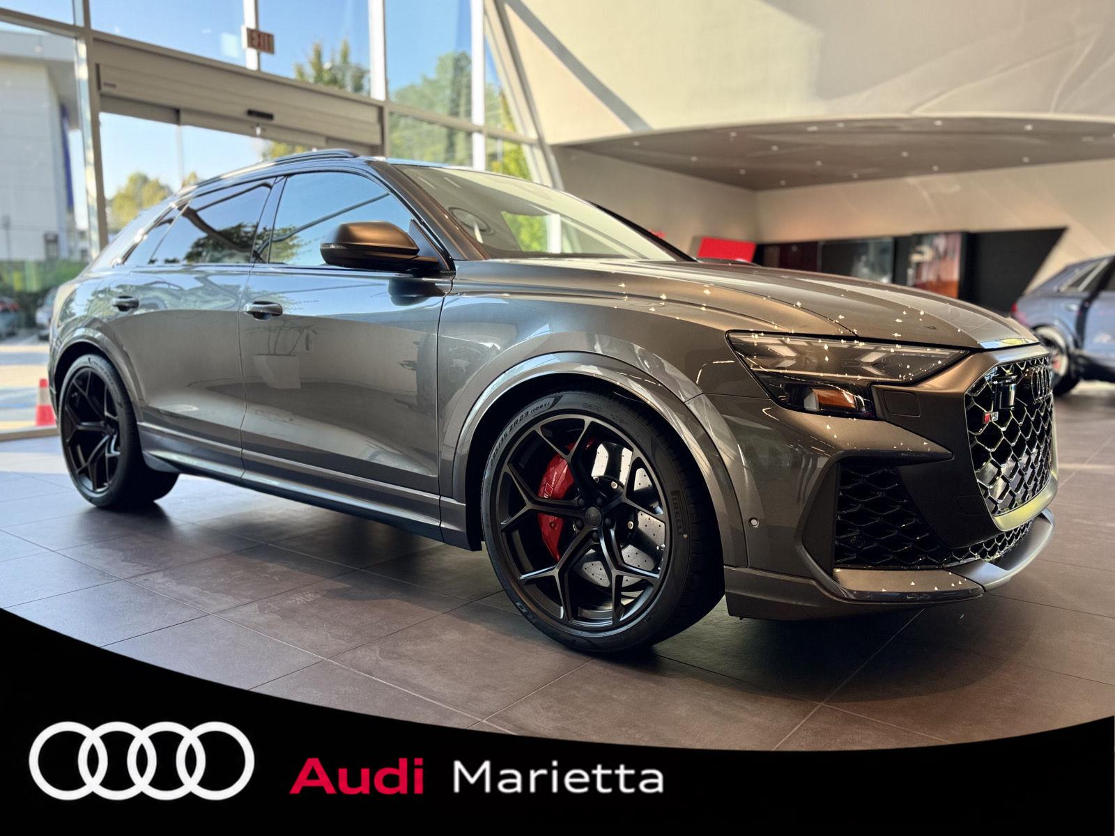  Audi RS Q8