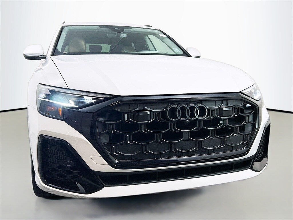 2025 Audi Q8 55 Premium Plus photo 2