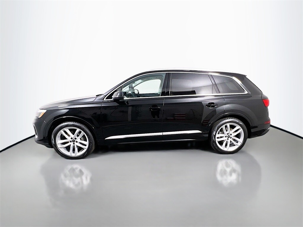 2025 Audi Q7 55 Premium Plus photo 4