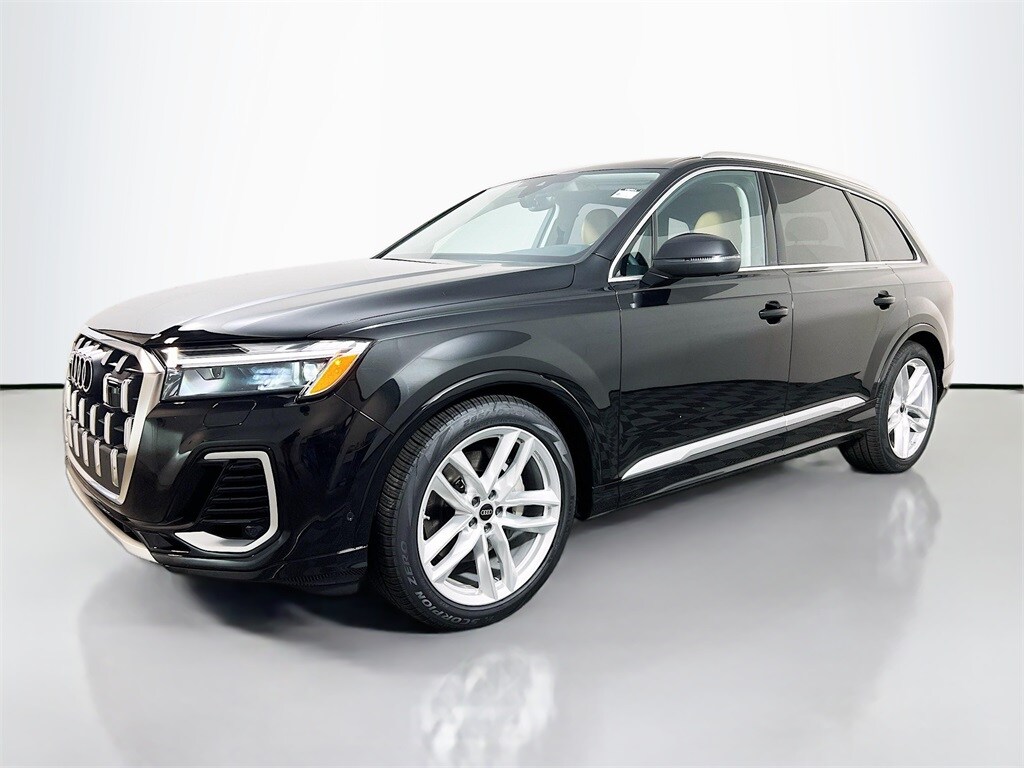 2025 Audi Q7 55 Premium Plus photo 2