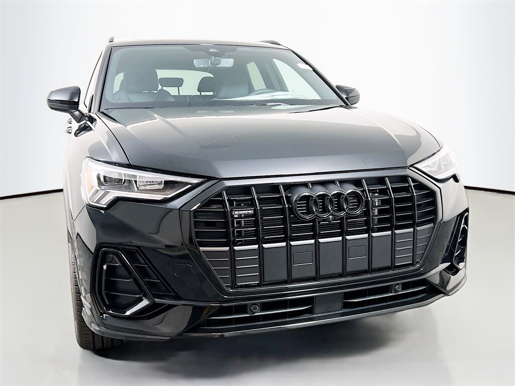 2025 Audi Q3 45 TFSI S line Premium Plus photo 2