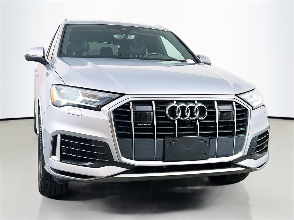 2022 Audi Q7 55 Premium Plus photo 2