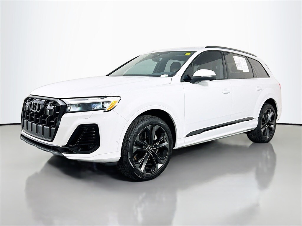 2025 Audi Q7 55 Premium Plus photo 3