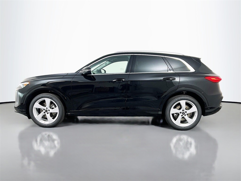 2025 Audi Q5 2.0T Prestige photo 2