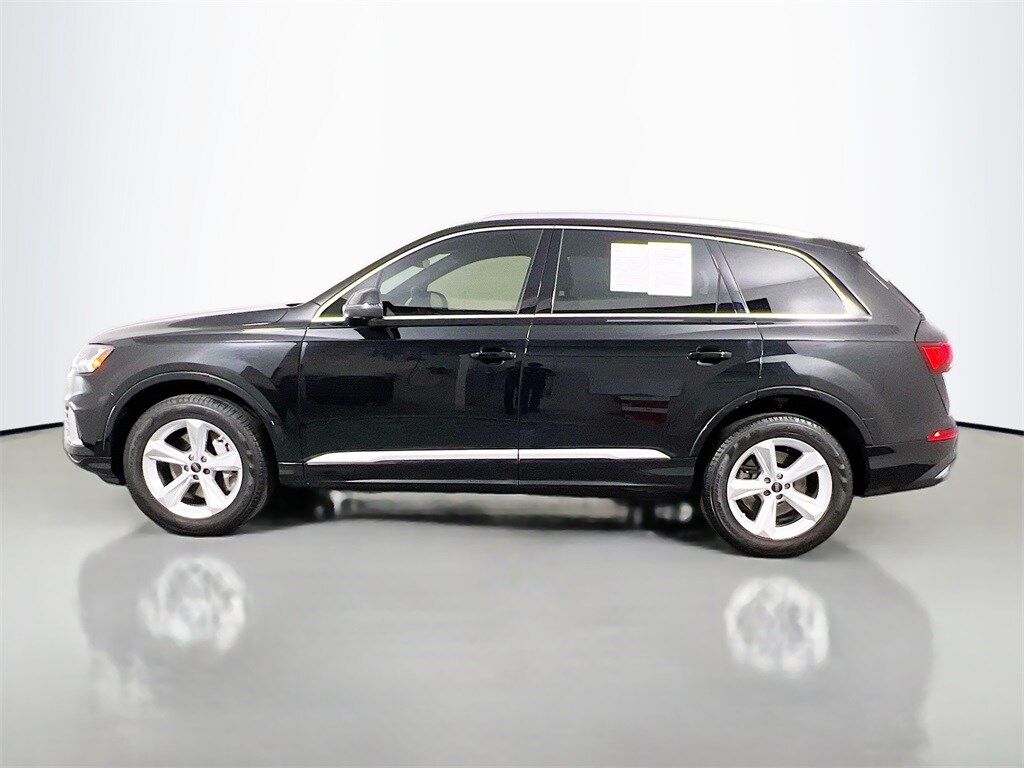 2023 Audi Q7 45 Premium Plus photo 4