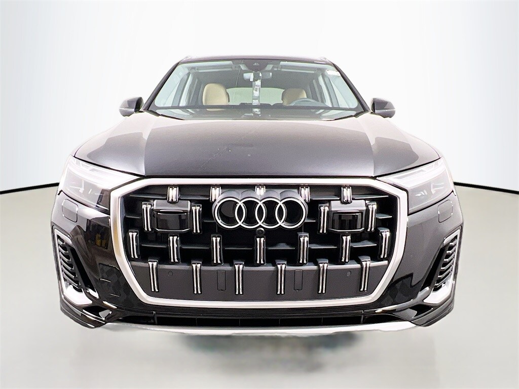 2025 Audi Q7 55 Premium Plus photo 2