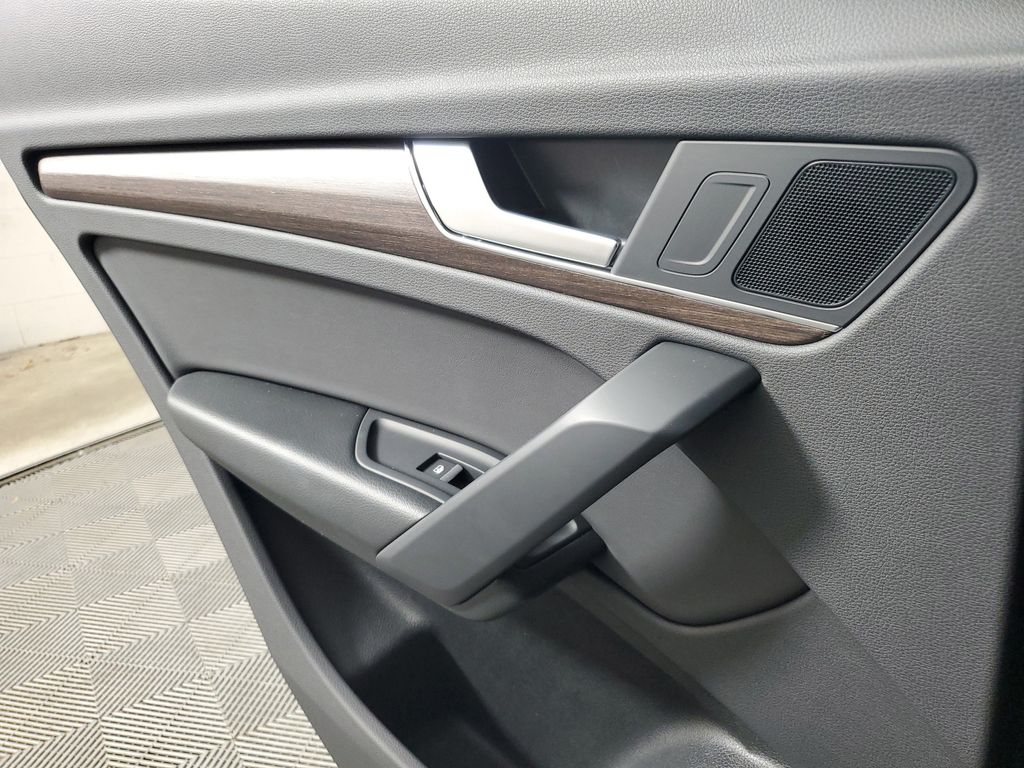 2023 Audi Q5 Premium - Photo 18