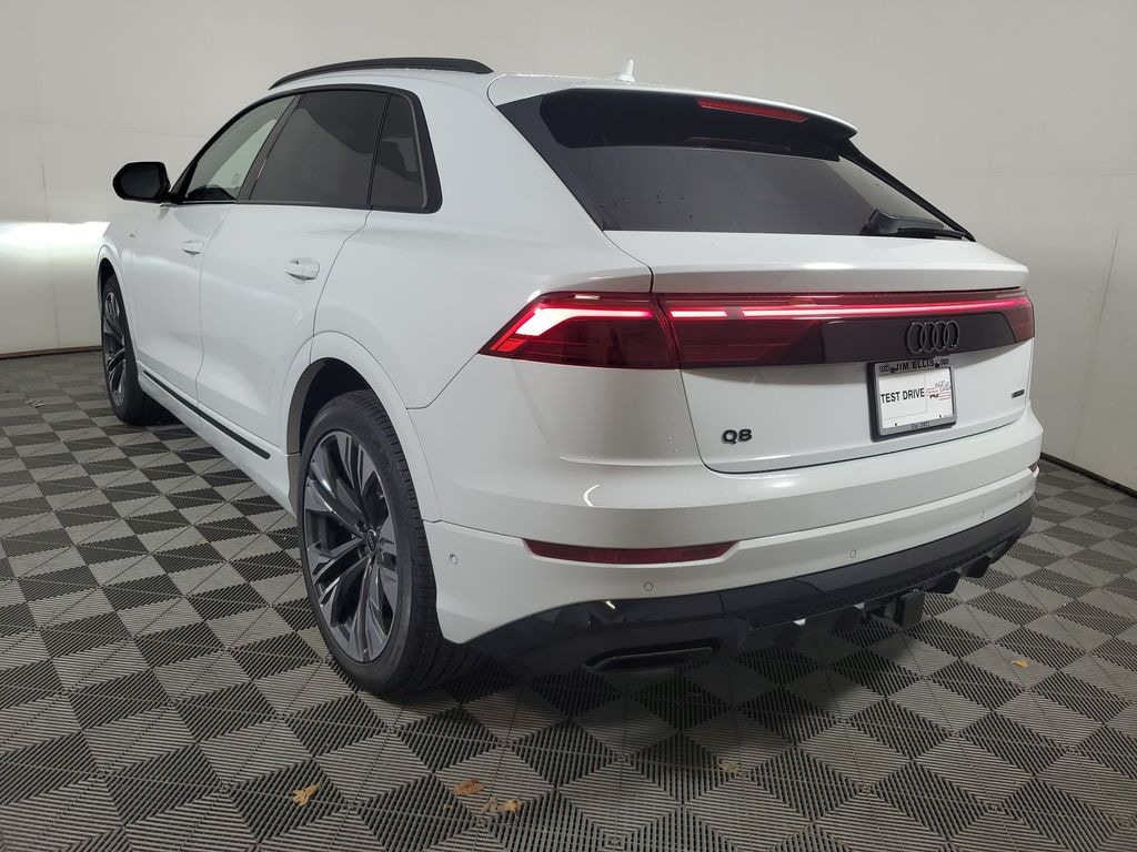 New 2026 Audi Q8 SUV