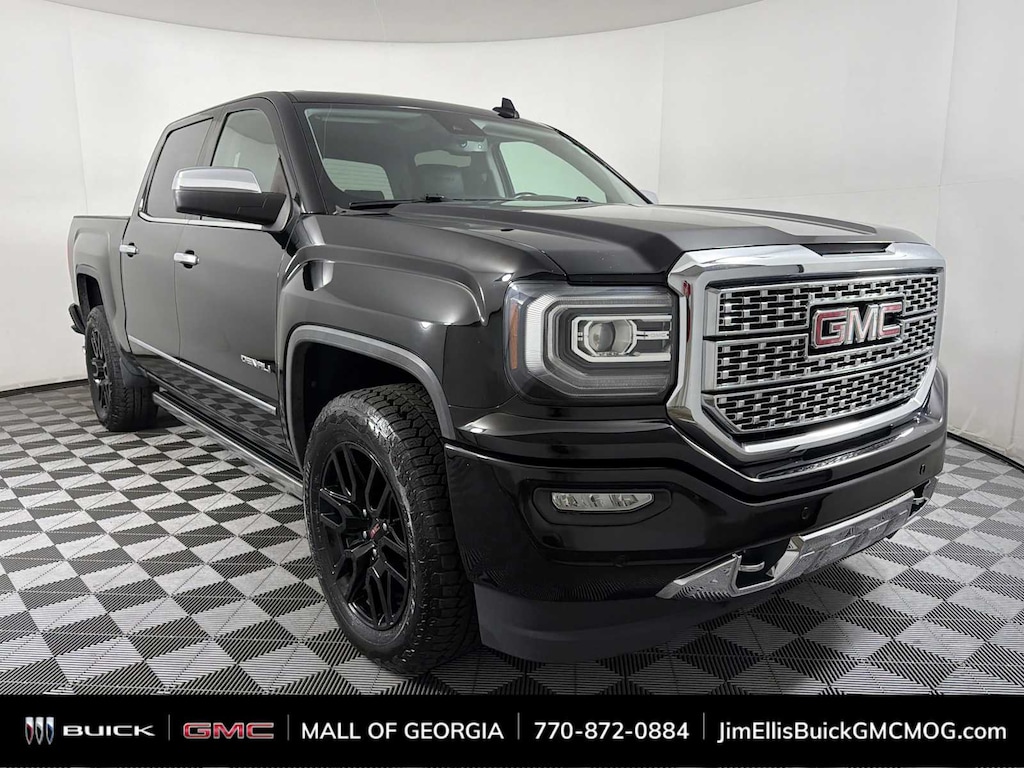 Used 2017 GMC Sierra 1500 Denali 4WD Crew Cab 143.5 4WD Crew Cab 143.5