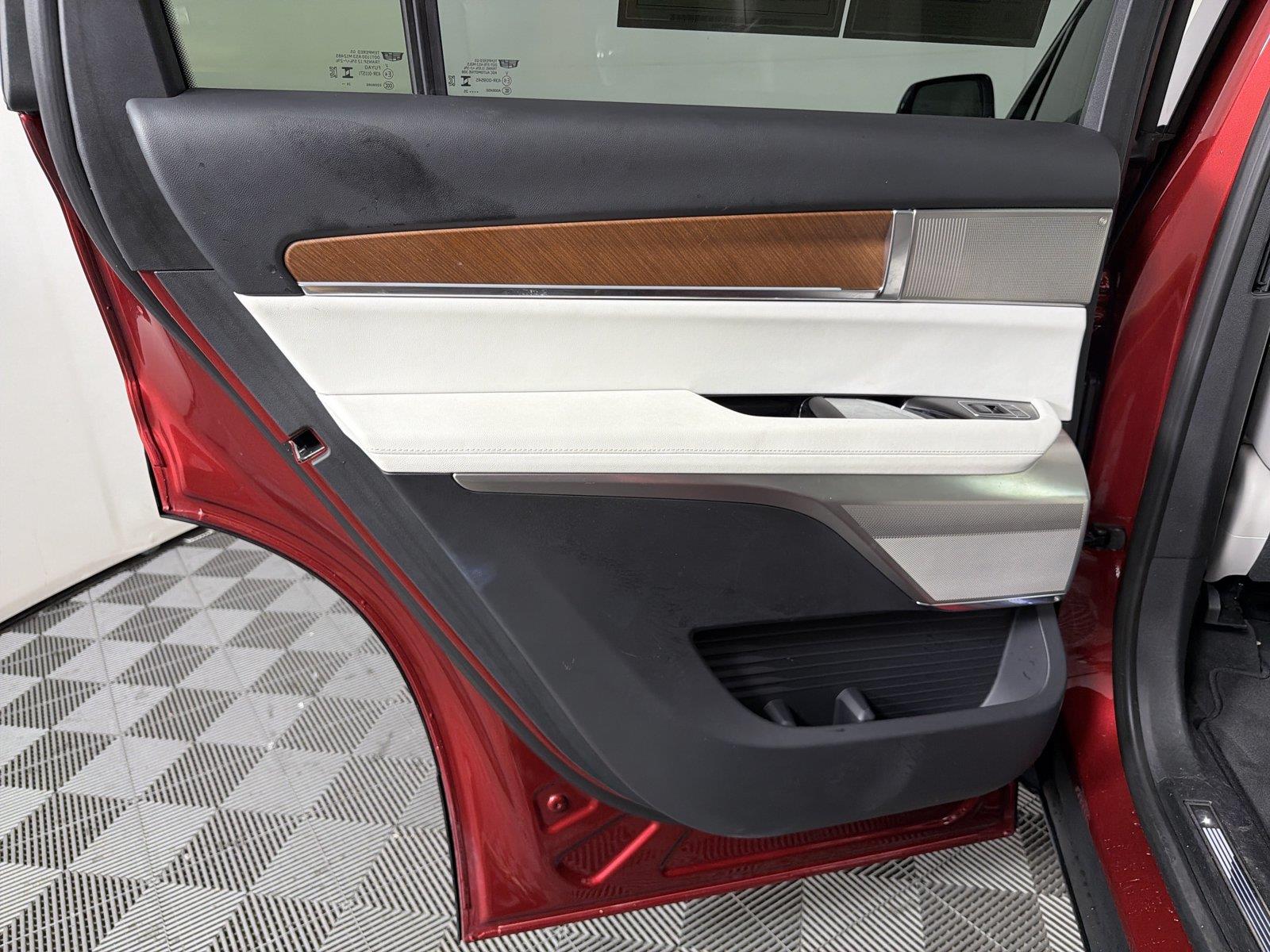 2026 Cadillac VISTIQ Sport - Photo 21