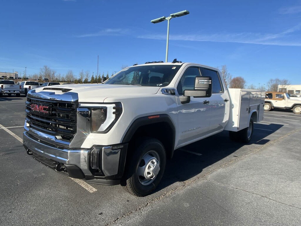 New 2025 GMC Sierra 3500 HD Chassis Cab Pro Truck Crew Cab