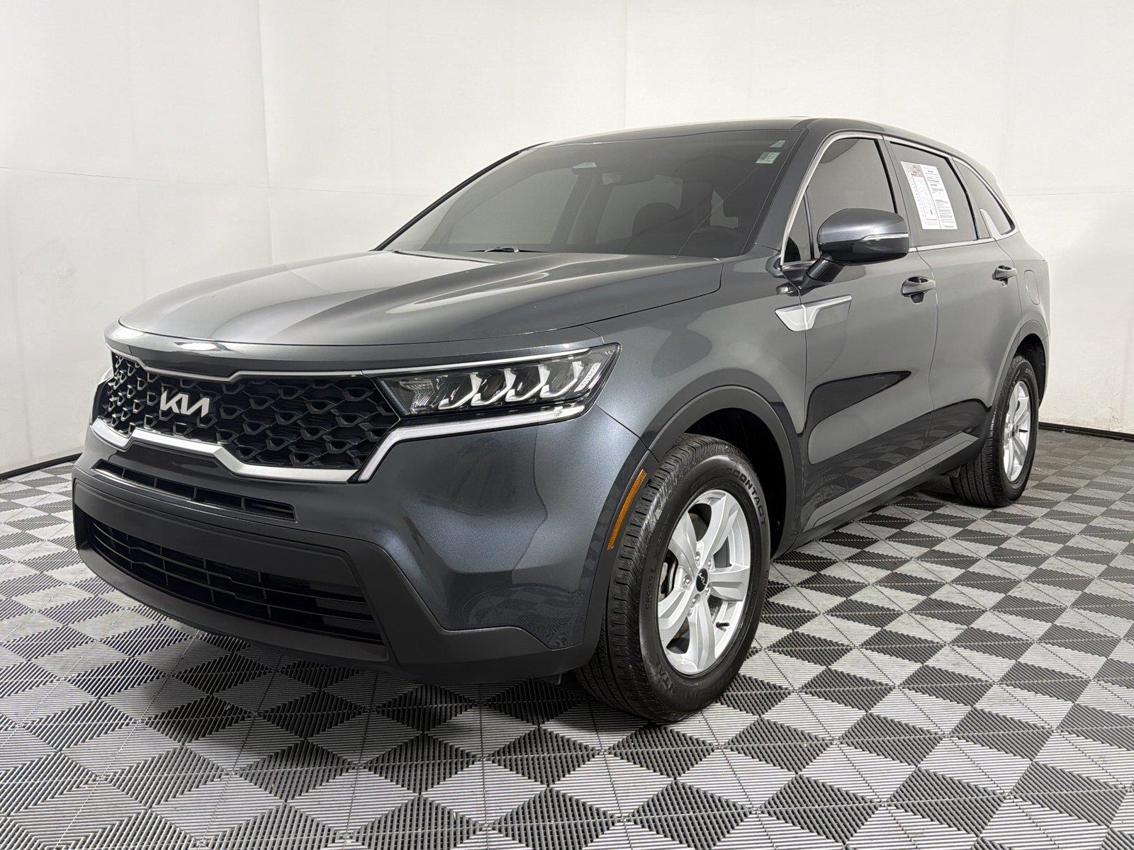 Used 2023 Kia Sorento LX SUV