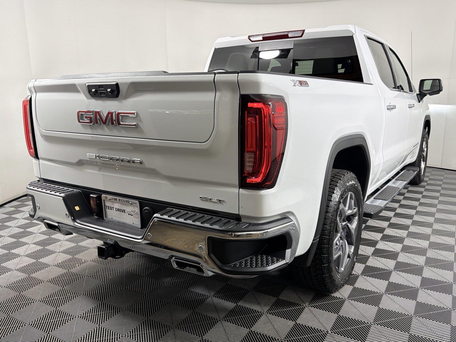 2026 GMC Sierra 1500 SLT - Photo 6