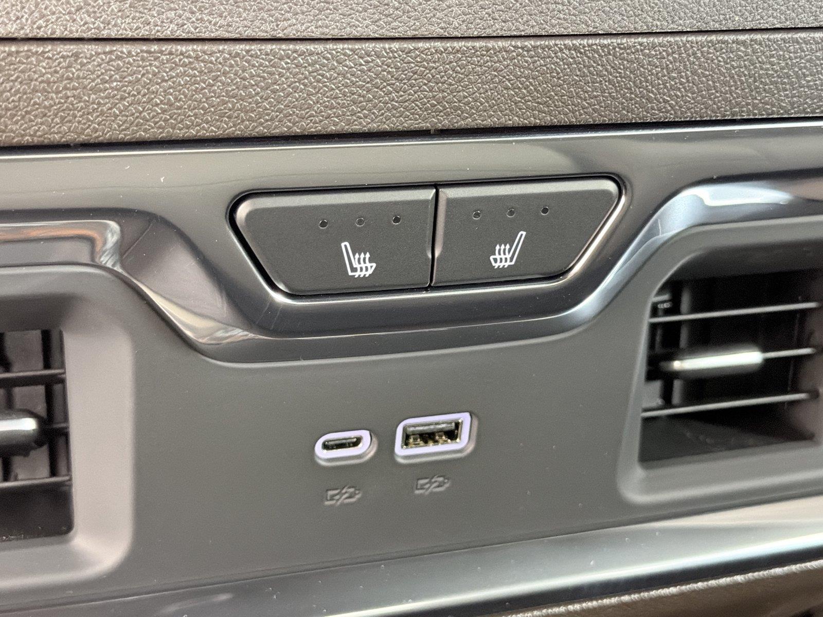 2026 GMC Sierra 1500 SLT - Photo 19