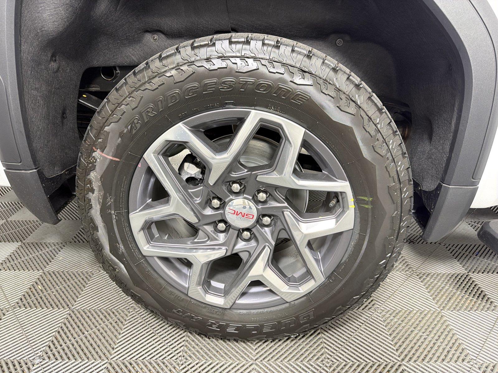 2026 GMC Sierra 1500 SLT - Photo 14