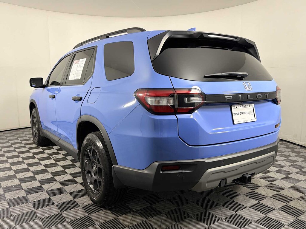 Used 2023 Honda Pilot TrailSport AWD