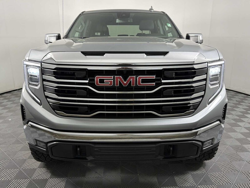 Used 2025 GMC Sierra 1500 SLT 4WD Crew Cab 147 4WD Crew Cab 147