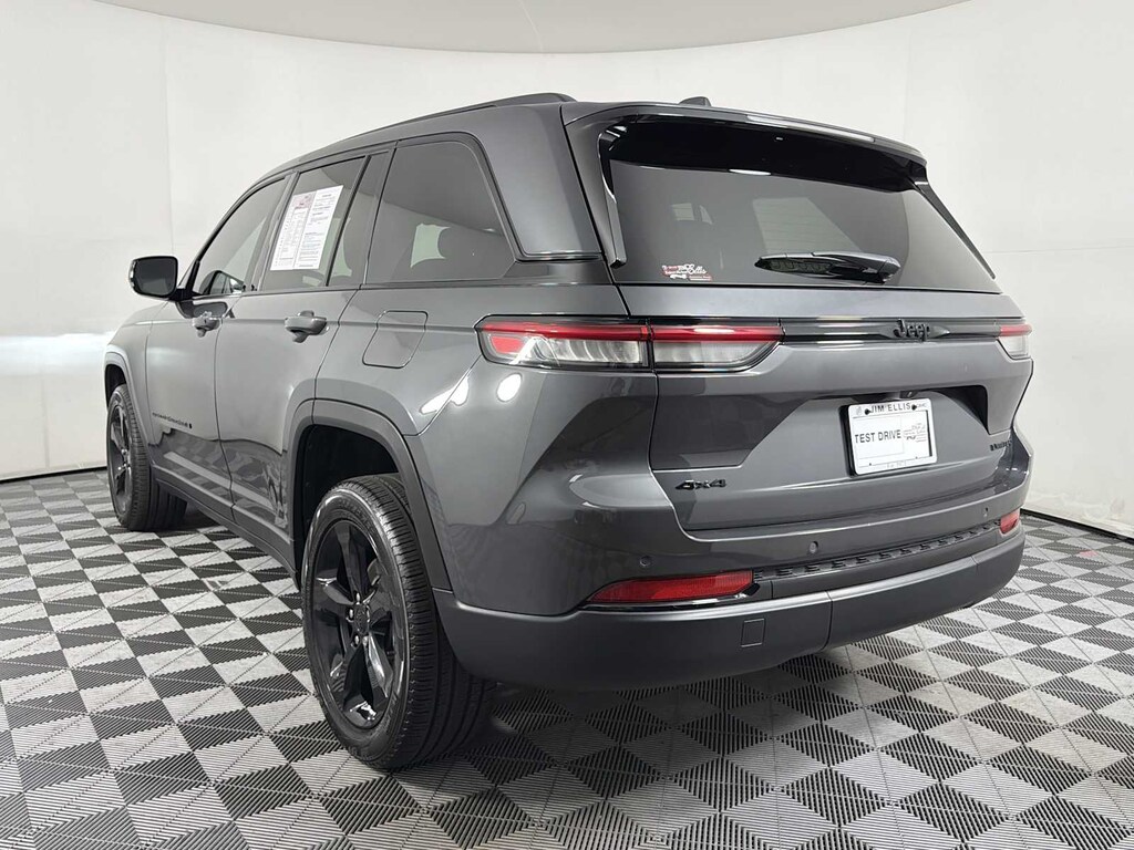 Used 2025 Jeep Grand Cherokee Limited 4x4