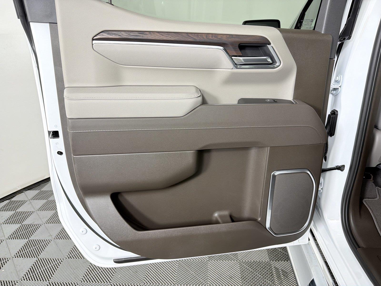 2026 GMC Sierra 1500 SLT - Photo 18