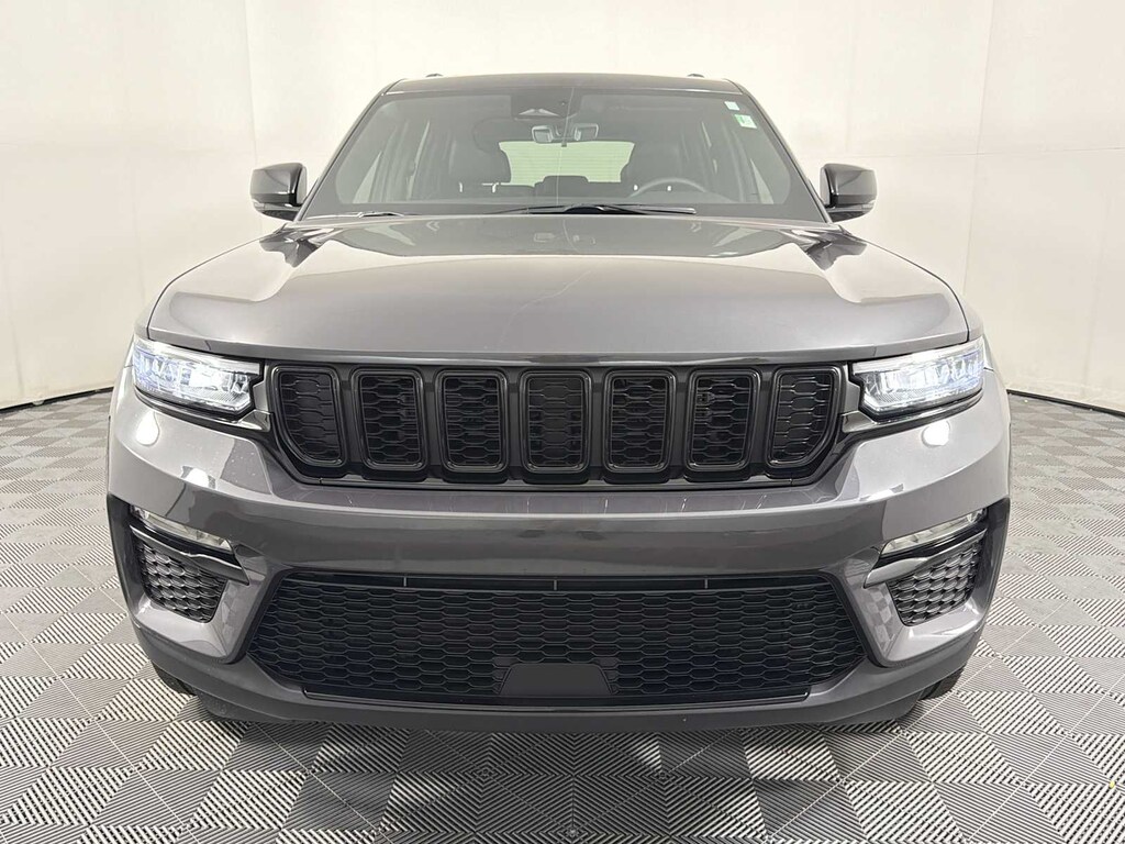 Used 2025 Jeep Grand Cherokee Limited 4x4