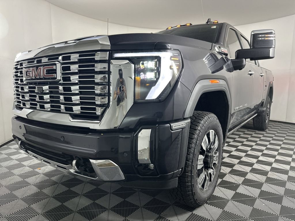 2025 Gmc Sierra 2500 HD Denali photo 3